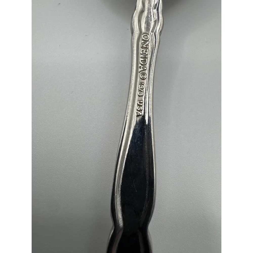 Oneida Royal Chippendale Stainless Flatware 5 Piece Place Setting USA Glossy